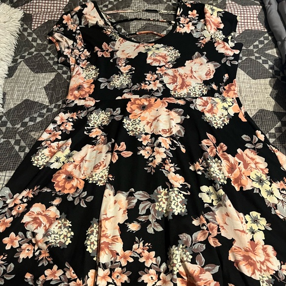 Dresses & Skirts - Flower printed dress